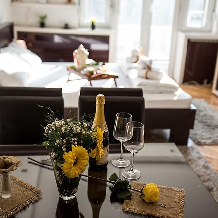 Balkan-inn Parlament apartment Belgrado Buitenkant foto